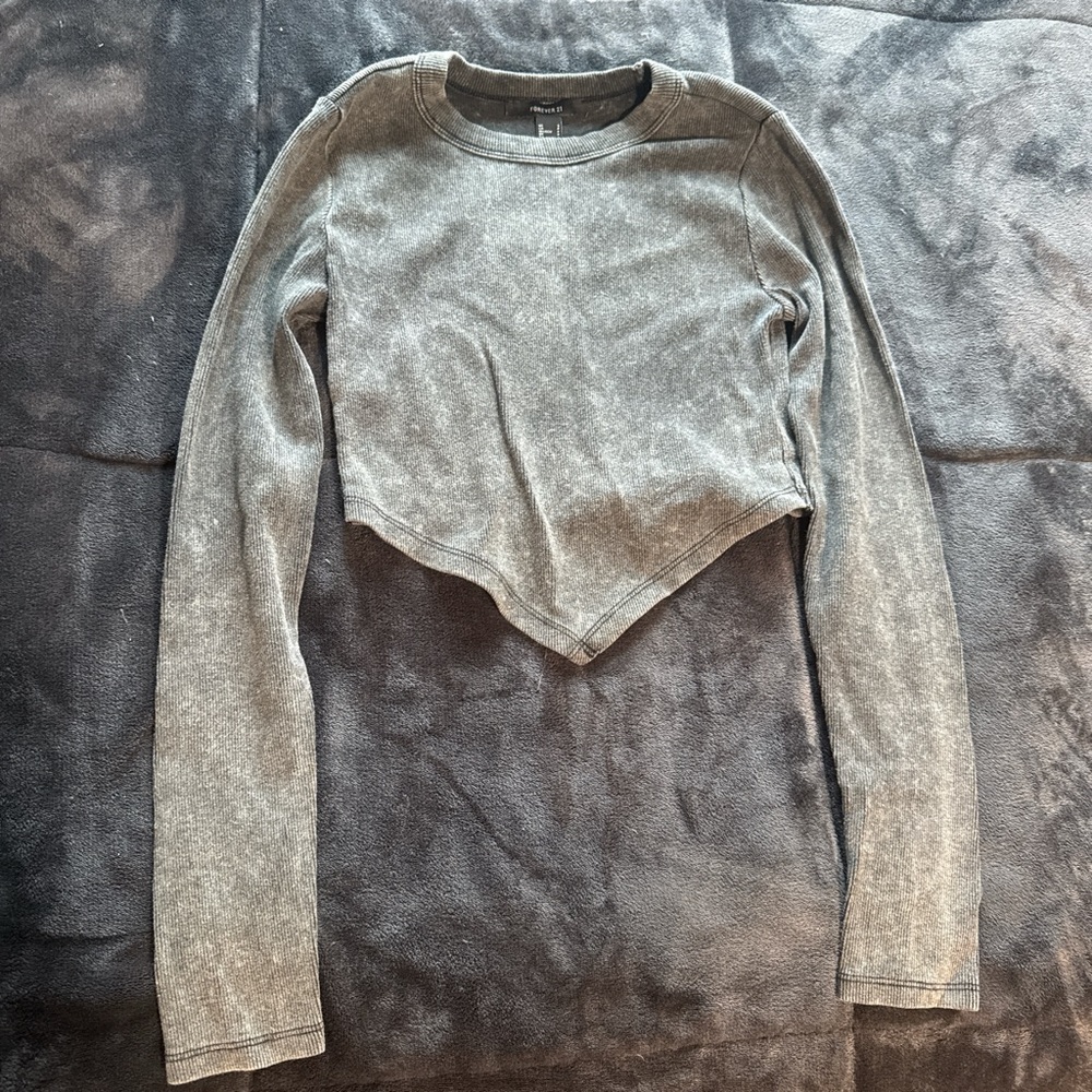 Forever 21 Gray Long Sleeve Crop Top